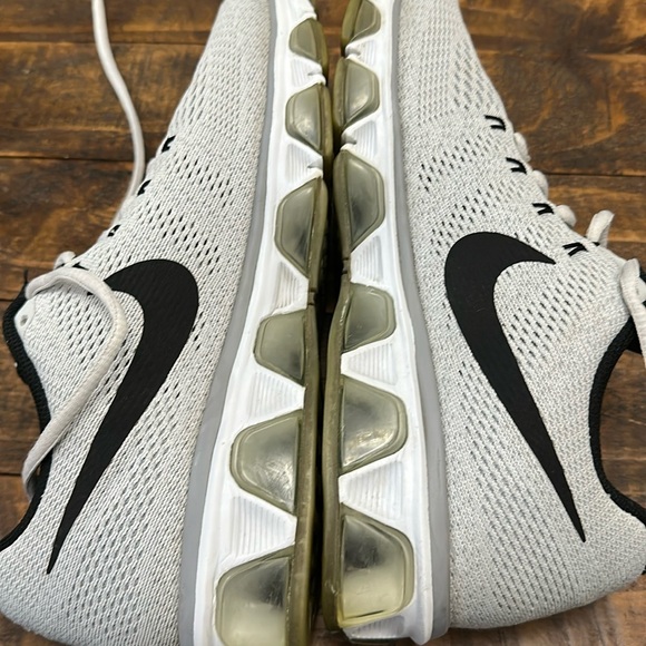 Women’s Nike Tailwind 8 - Picture 9 of 10